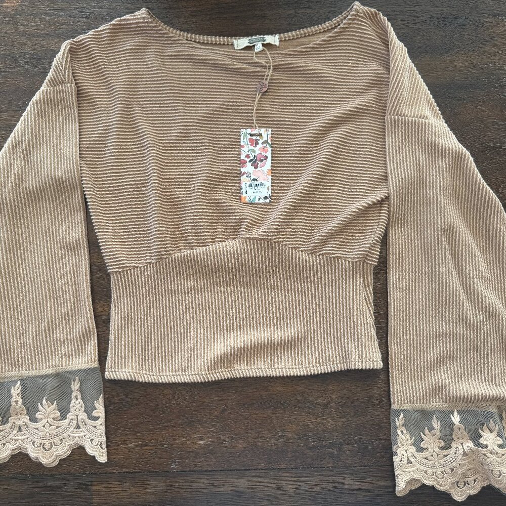 Gimmicks by BKE Long Sleeve Flowy Lace Ribbed Shirt